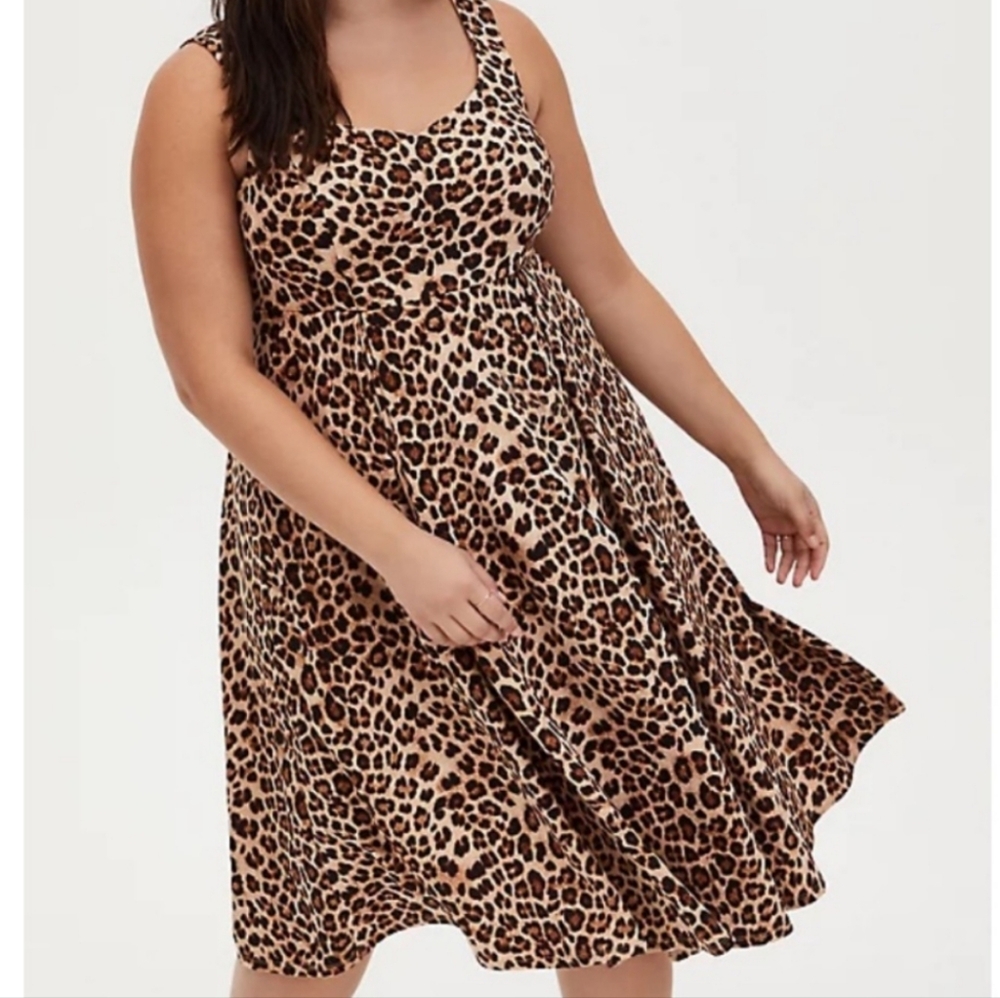 Torrid Leopard Print Skater Dress w Sweetheart Neckline and Pockets Size 2X